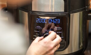 מכשיר אייר פרייר AIR FRYER (צילום: Rytis Z, SHUTTERSTOCK)