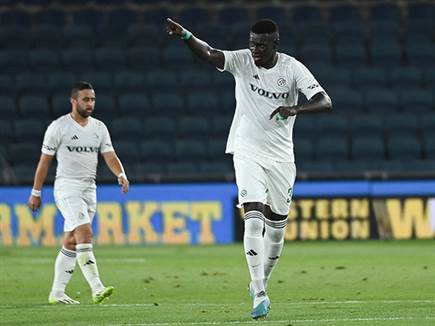 עבדולאי סק. כבש את הראשון (ברני ארדוב)