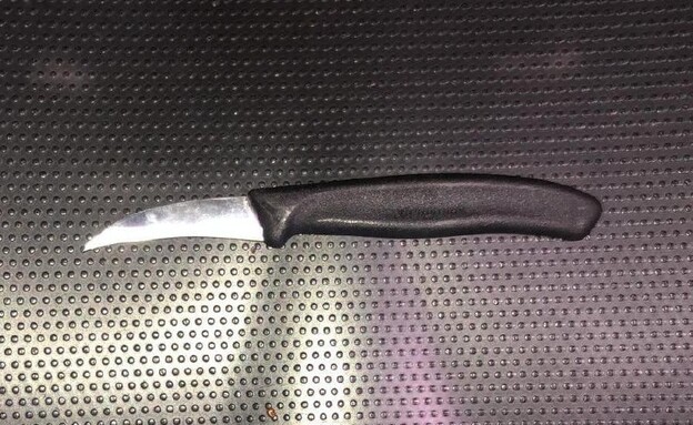 סכין אשר נתפס על המחבלת בניסיון הפיגוע בירושלים (צילום: דוברות המשטרה)
