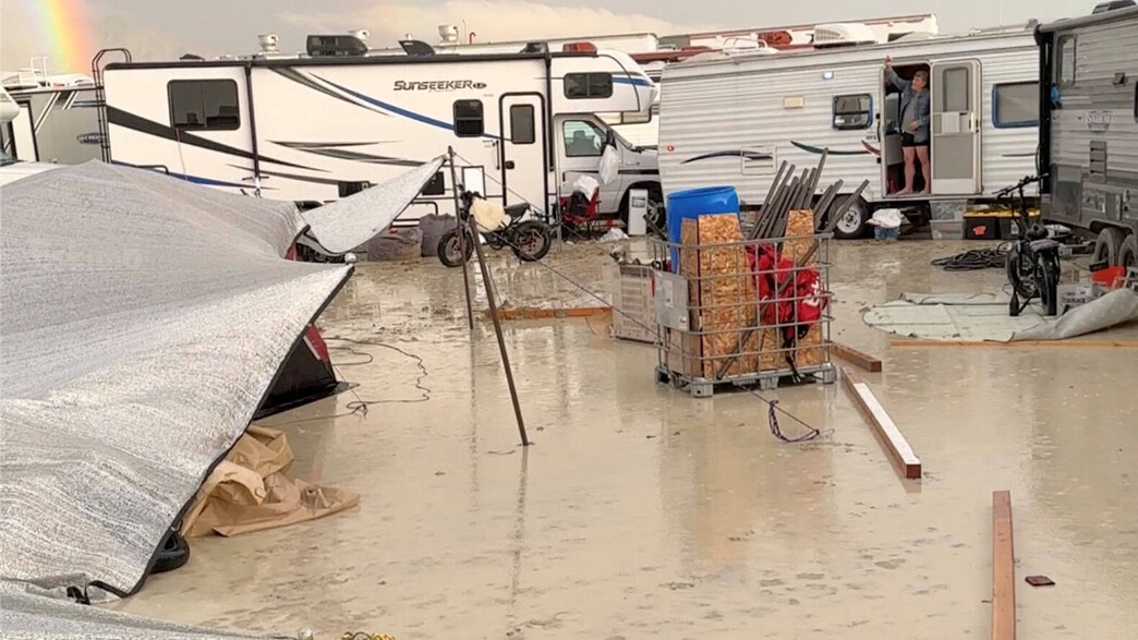 שיטפונות בפסטיבל במדבר נבדה שיטפונות בפסטיבל במדבר נבדה