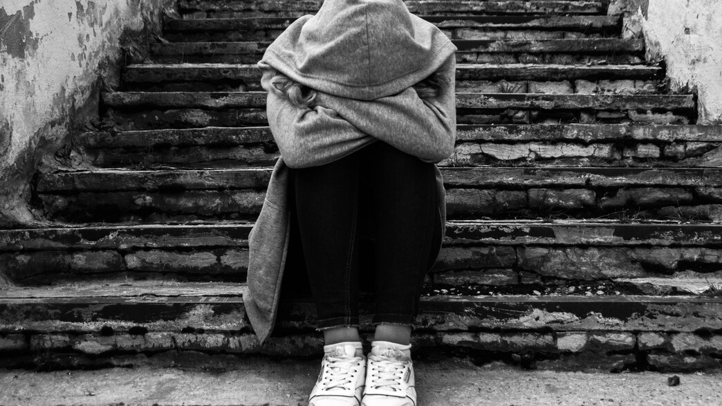 נערה ברחוב נערה ברחוב