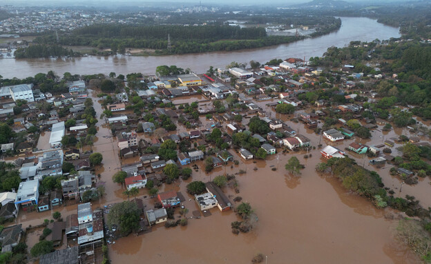 סופת ציקלון הציפה אזורים נרחבים בדרום ברזיל (צילום: רויטרס)
