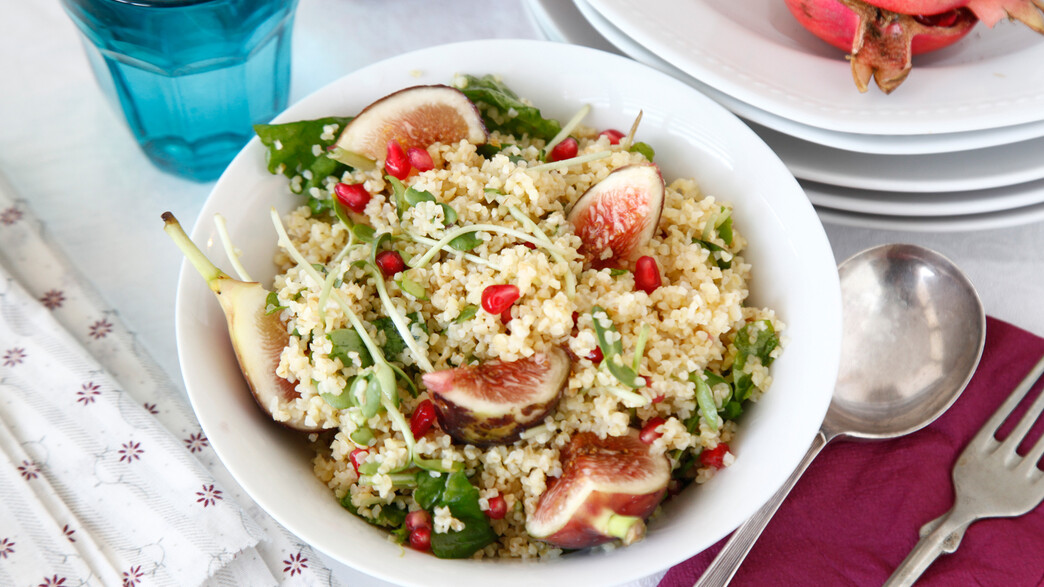 סלט בורגול עם רימונים ותאנים לראש השנה