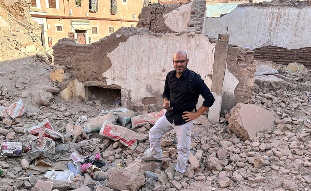 אוהד חמו במרוקו לאחר רעידת האדמה