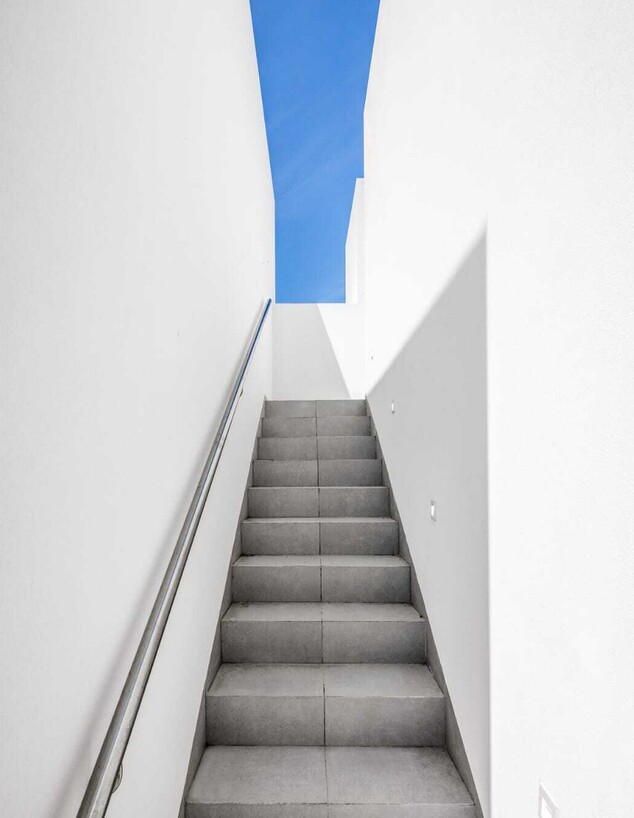 קיסריה אדריכלות עמית ביטון, ג, מדרגות למרפסות (צילום: עוזי פורת)