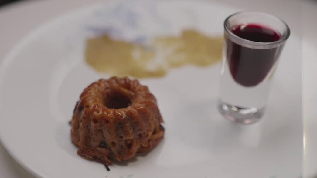 קוגל ירושלמי עם רוטב יין פטישים קוגל ירושלמי עם רוטב יין פטישים