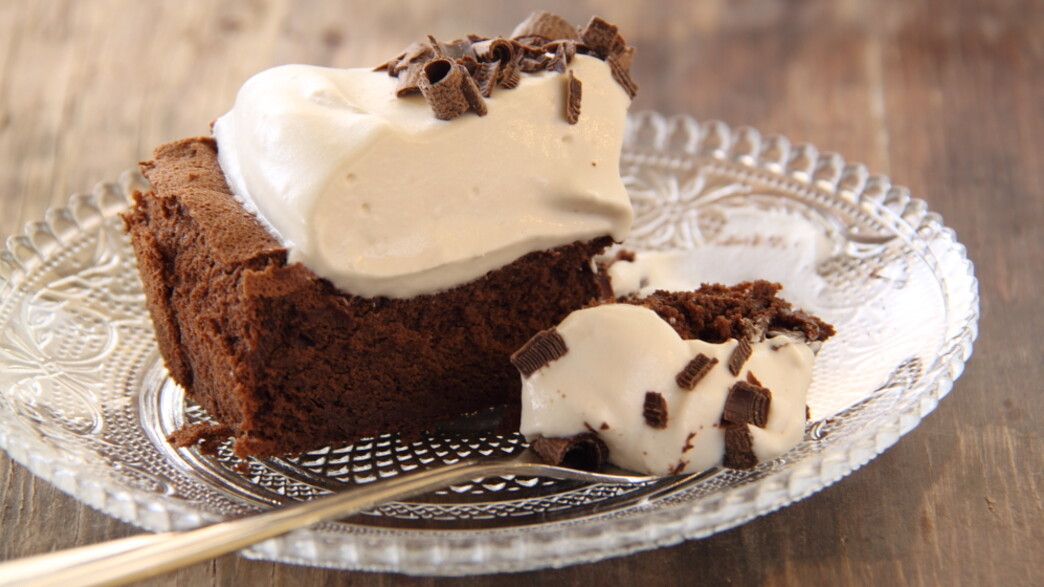 עוגת שוקולד ללא קמח עם קרם קפה 8 עוגת שוקולד ללא קמח עם קרם קפה 8