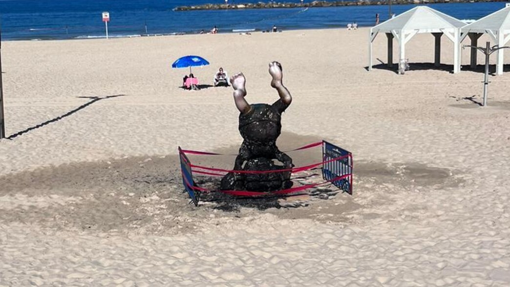 הפסל של בן גוריון בחוף - לשימוש mako (צילום: פרטי)