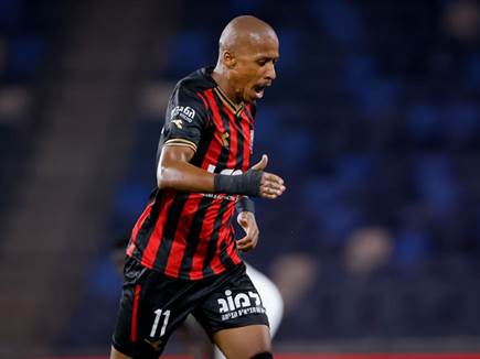 עלה מהספסל והפציץ לחבורים (מאור אלקסלסי)