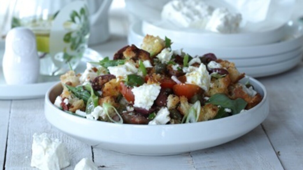 סלט עגבניות עם פטה עזים