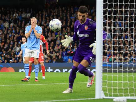 גלזר סיפק הצגה בחצי הראשון ושמר על שער נקי (Getty)