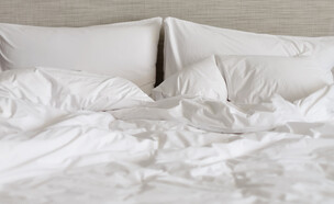 מצעים במיטה, מצעי מיטה מרושלים (צילום: Robie Online, SHUTTERSTOCK)