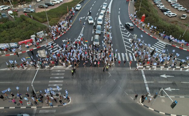 הפגנות בצומת גומא בגליל עליון (צילום: דורון לב)