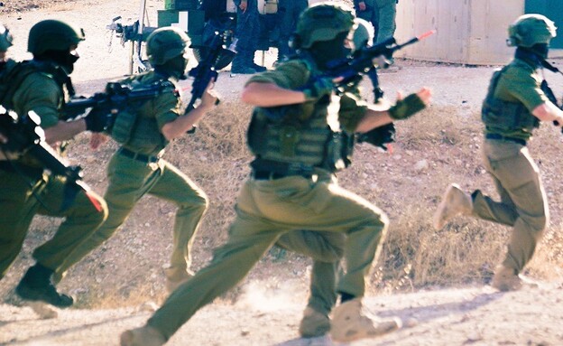 הלוחמים בפעולה (צילום: דוברות המשטרה)