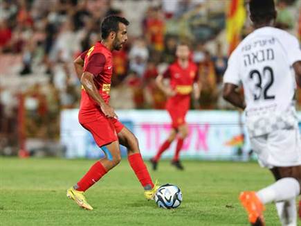 אבל התקשתה לאיים (לירון מולדובן)