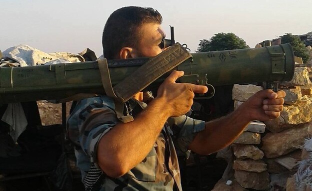 חייל עם משגר (צילום: Syrian Arab Army Facebbok)