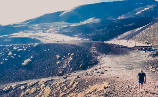 אטנה - הר הגעש הפעיל הקרוב ביותר לישראל , כמו צעידה על הירח… (צילום: ליאת כהן רביב)