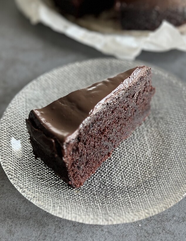 עוגת שוקולד קלה ועסיסית - פרוסה
