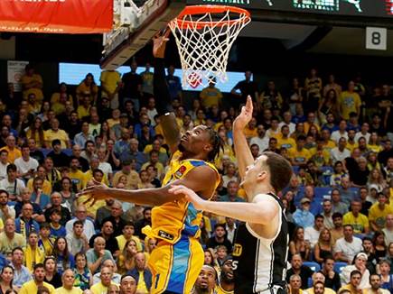 קליבלנד בדרך לסל (אלן שיבר)