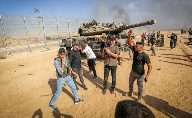מבצע חרבות ברזל - חאן יונס (צילום: Abed Rahim Khatib/Flash90)