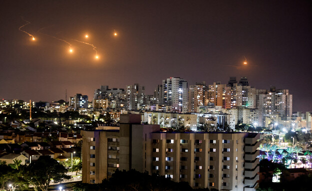 ירי טילים מכיוון עזה לישראל (צילום: רויטרס)