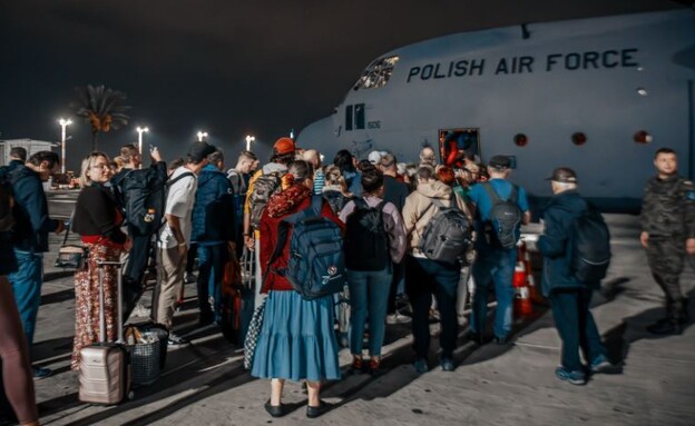 אזרחים פולנים מפונים מנתב"ג