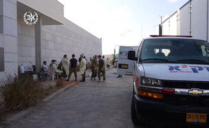 מחנה שורה לזיהוי גופות (צילום: דוברות המשטרה)