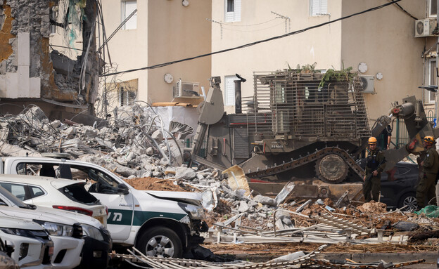 הרס ברחובות העיר שדרות (צילום: פלאש 90)