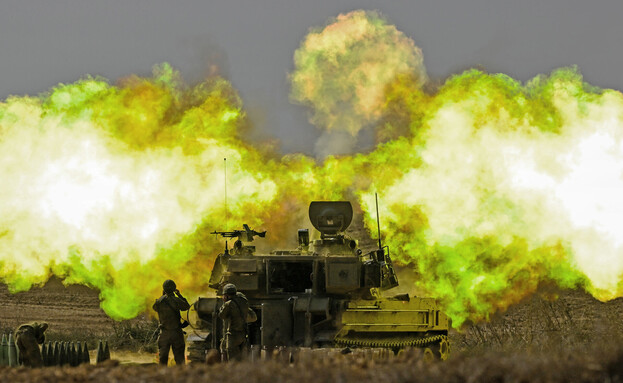 ירי ארטילרי של כוחותינו לעבר עזה (צילום: 	Alexi J. Rosenfeld, getty images)