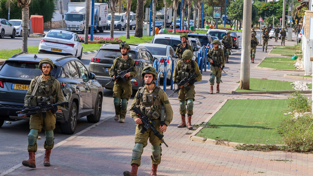 חיילים ברחובות העיר שדרות