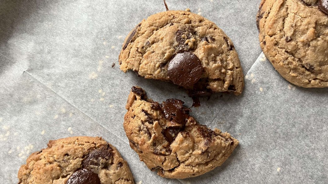 עוגיות שוקולד צ'יפס של עדי קלינגהופר עוגיות שוקולד צ'יפס של עדי קלינגהופר