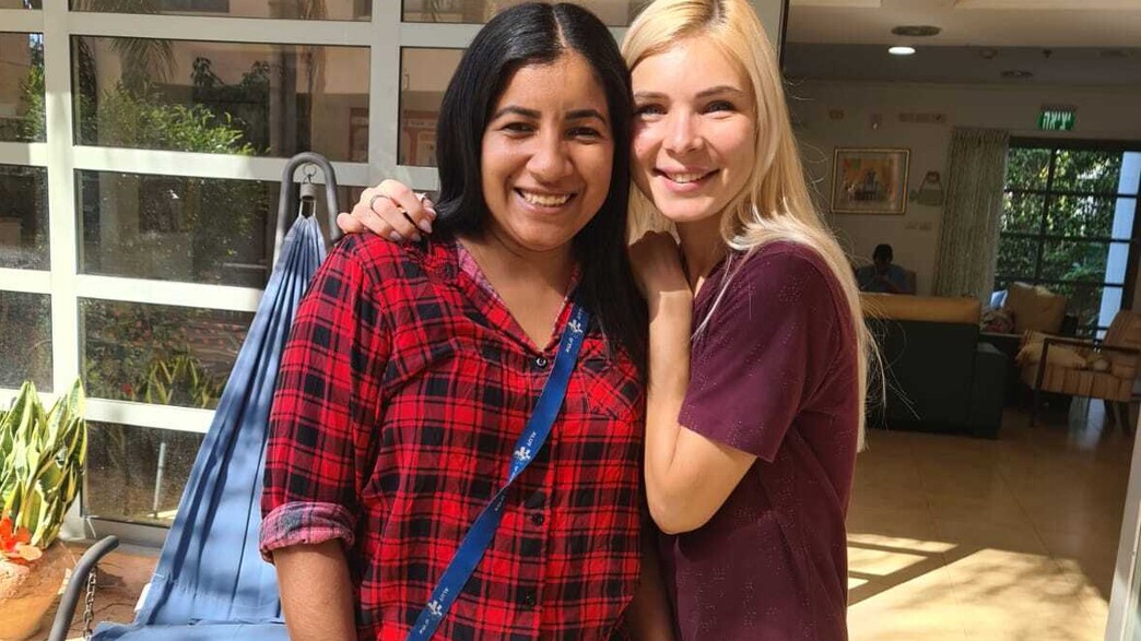 קטיה וקסיה - מתנדבות באלו"ט