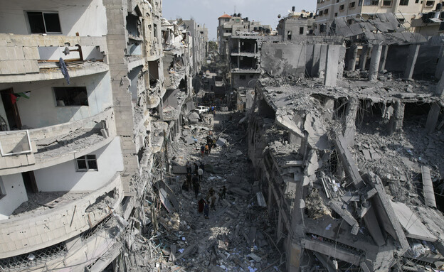 הריסות בדיר אל-בלח שברצועת עזה (צילום: ap)