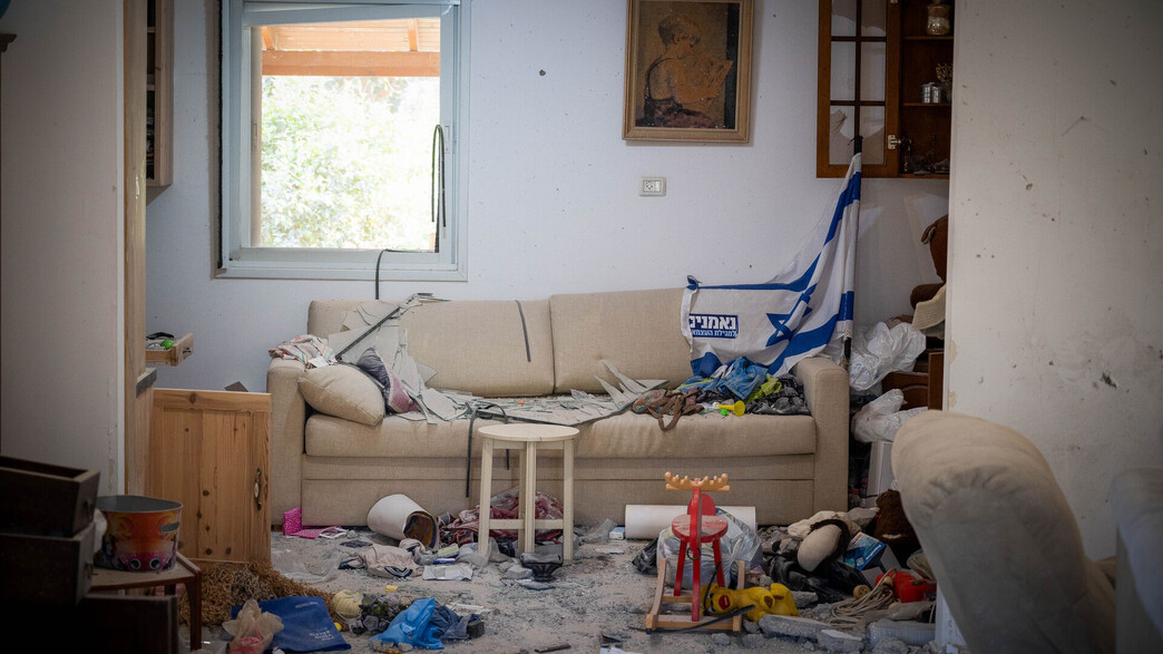 הרס בבית בקיבוץ בארי אחרי הטבח (צילום: עומר פישמן, פלאש 90)
