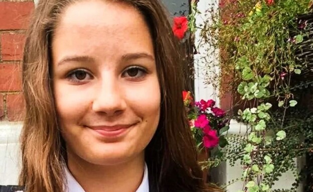 מולי ראסל, בת ה-14 מבריטניה, שנטלה את חייה (צילום: twitter)