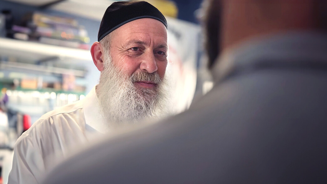 תמונת עמוד תכנית שולי רנד עם משפחות החטופים