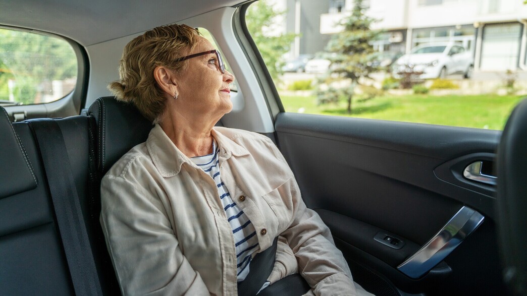 סבתא, אישה מבוגרת