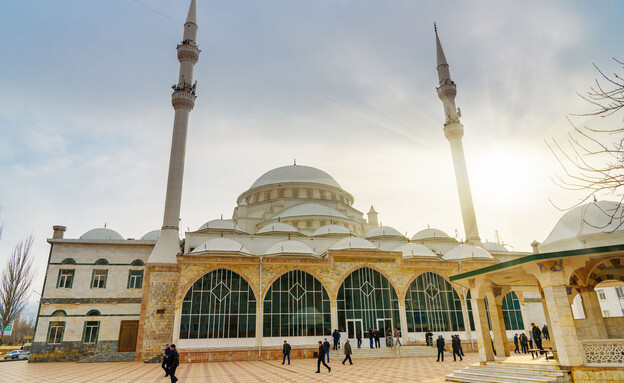 מחצ'קלה מסגד דאגסטן רוסיה (צילום: Elena Odareeva, shutterstock)