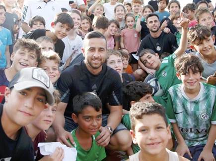 דיא סבע מחייך (אלן שיבר)