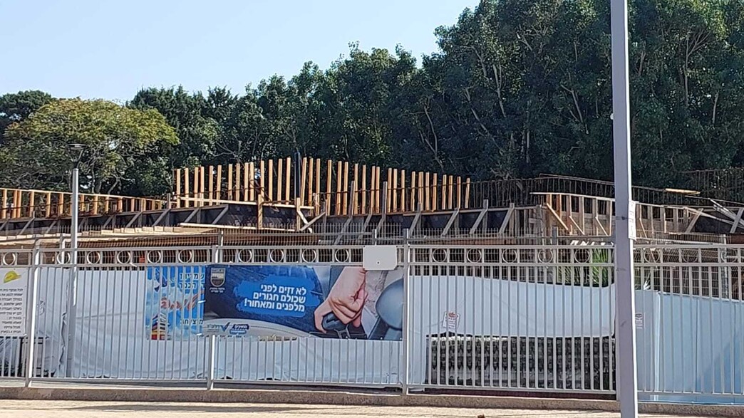 אתר הבנייה ליד בית הספר "גשר" בכפר שמריהו