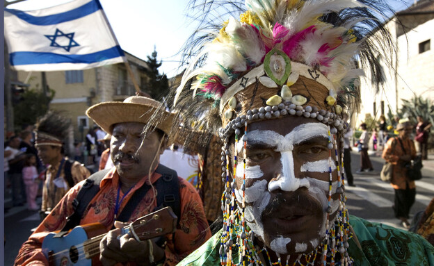 חגיגות פפואה גינאה החדשה ירושלים (צילום: MENAHEM KAHANA, getty images)