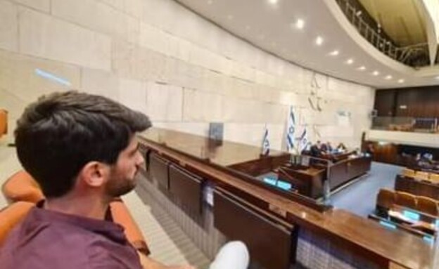 עומר אוחנה בכנסת ישראל (וידאו WMV: מתוך הרשתות החברתיות לפי סעיף 27א' לחוק זכויות יוצרים)