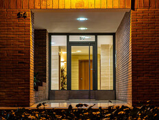 דלת כניסה לבניין מגורים, לובי כניסה