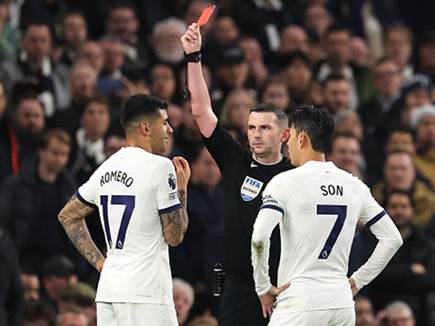 אבל אז הגיע האדום של רומרו (GETTY)