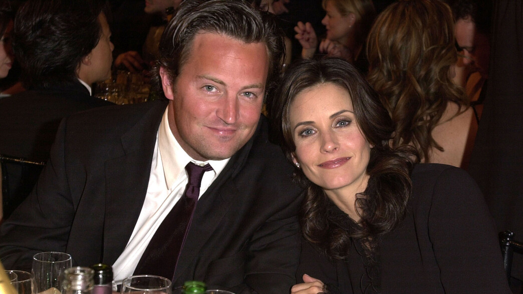 מת'יו פרי וקורטני קוקס מהסדרה חברים