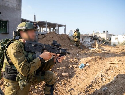 לראשונה מאז מלחמת לבנון הראשונה: אוגדת מילואים מלאה מתמרנת במלחמה (צילום: דובר צה"ל)