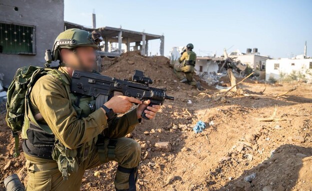 לראשונה מאז מלחמת לבנון הראשונה: אוגדת מילואים מלאה מתמרנת במלחמה (צילום: דובר צה"ל)