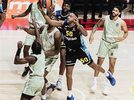 (באדיבות מכבי תל אביב)