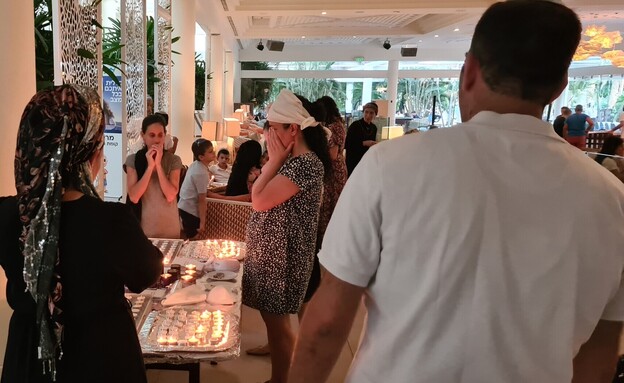 הדלקת נרות השבת של קהילת כרם שלום במלון