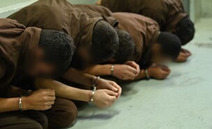 אסירי חמאס שנעצרו אחרי הטבח (צילום: שירות בתי הסוהר)